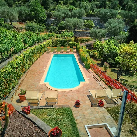 Prázdninový dům Casa Immersa Nella Natura Con Piscina Ac E Wi-fi 1