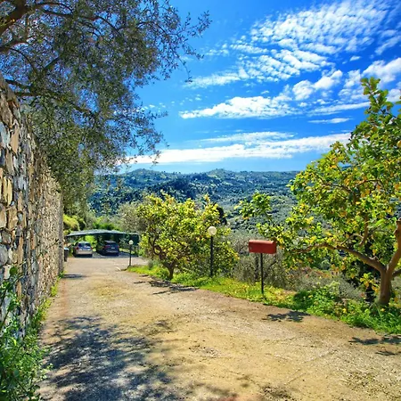 Casa Immersa Nella Natura Con Piscina Ac E Wi-fi 1