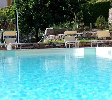 Casa Immersa Nella Natura Con Piscina Ac E Wi-fi 1 Holiday home *