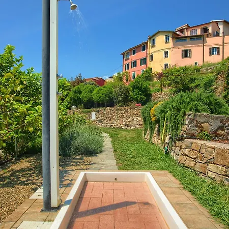Casa Immersa Nella Natura Con Piscina Ac E Wi-fi 1 Ferienhaus